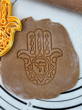 Load image into Gallery viewer, Hamsa Chai Cookie Cutter