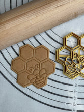 Load image into Gallery viewer, Honey Comb