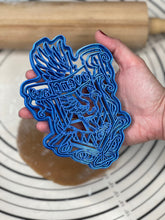 Load image into Gallery viewer, Set of 5 Hogwarts Houses, Gryffindor, Slytherin, Hufflepuff, Ravenclaw Logos Cookie Cutter & Mold