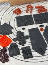 Load image into Gallery viewer, Halloween Haunted House Cookie Cutter Kit (17 elements)