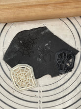 Load image into Gallery viewer, Set of 6 Halloween Cookie Cutters