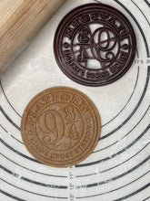 Load image into Gallery viewer, Platform 9 3/4 Platform 9 and 3 quarters