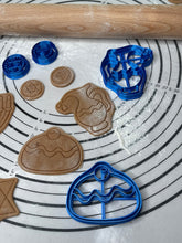 Load image into Gallery viewer, Set of 7 Hanukkah Cookie Cutters and Molds Produced by 3D Kitchen Art