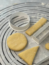 Load image into Gallery viewer, Set of 4 Hanukkah Sufganiyah Cutters