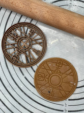 Load image into Gallery viewer, Vikings Shield King Harald Finehair’s