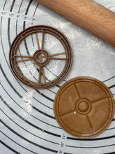 Load image into Gallery viewer, Jarl Viking Shield
