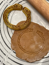 Load image into Gallery viewer, Viking Bracelet for Men -  Norse God Odin Wolf Heads Arm Rings