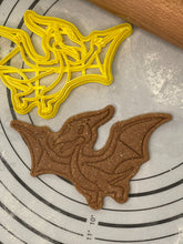 Load image into Gallery viewer, Pterodactyl Baby Dinosaurs Cookie Cutter & Mold 3.5-Inch-Scale Produced by 3D Kitchen Art