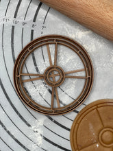 Load image into Gallery viewer, Jarl Viking Shield