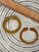 Load image into Gallery viewer, Viking Bracelet for Men -  Norse God Odin Wolf Heads Arm Rings