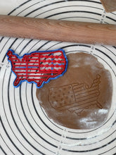 Load image into Gallery viewer, USA Map Flag Cookie Cutter & Mold 3.2” Produced by 3D Kitchen Art