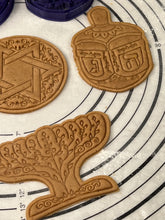 Load image into Gallery viewer, Set of 4 Cookie Cutters & Molds Hamsa, Magen David, (David's Star) Hanukkah (Menorah) Savivon (Dradel) 4.5"