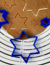 Load image into Gallery viewer, Set if 4 Davids Star Magen David Cake Biscuit and Cookie Cutters
