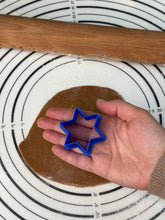 Load image into Gallery viewer, Set if 4 “David’s Star” Cake, Biscuit &amp; Cookie Cutters
