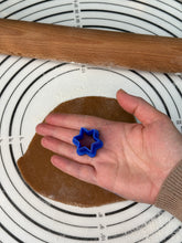 Load image into Gallery viewer, Set if 4 “David’s Star” Cake, Biscuit &amp; Cookie Cutters
