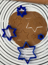 Load image into Gallery viewer, Set if 4 “David’s Star” Cake, Biscuit &amp; Cookie Cutters
