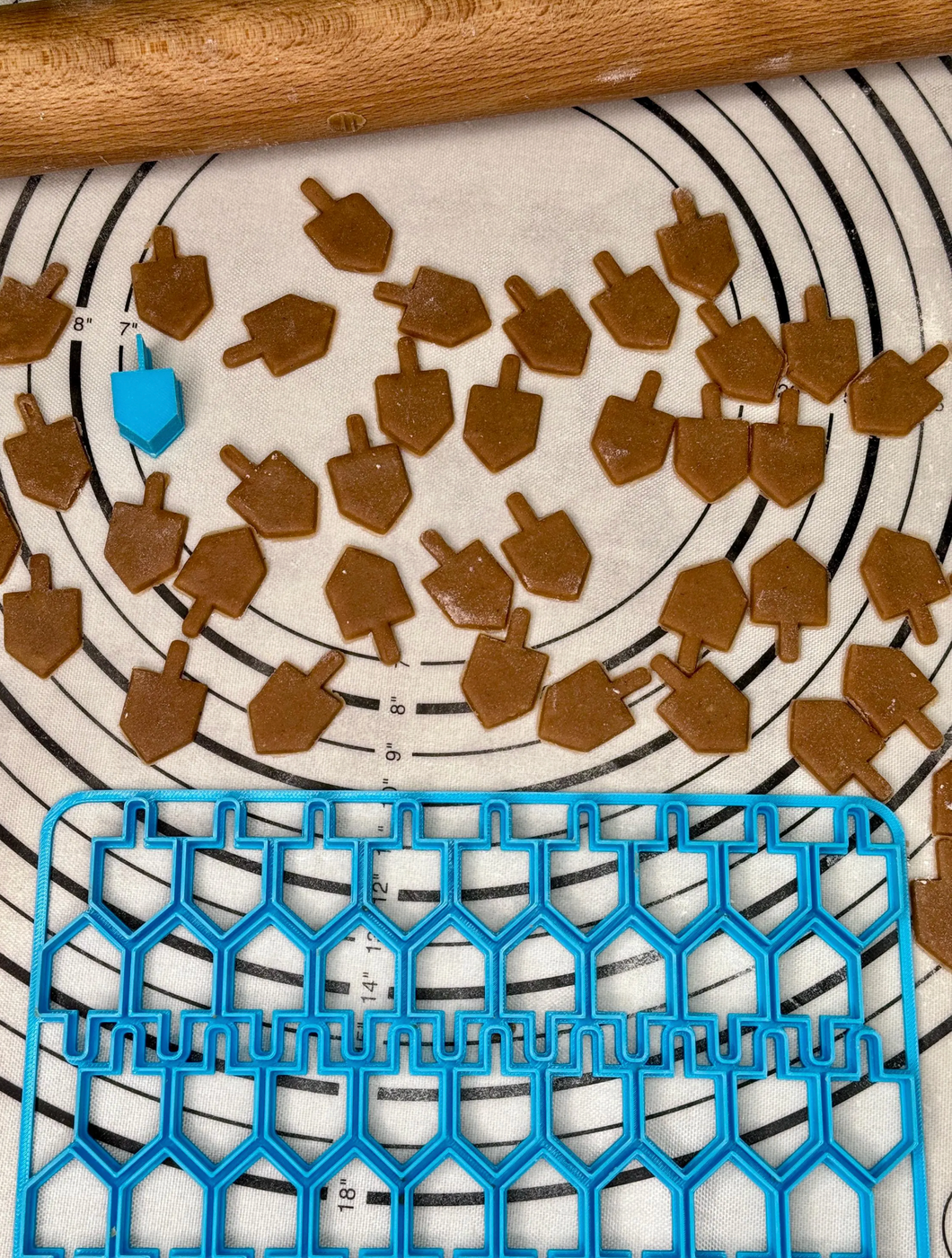 54 Hanukkah Savivon Multi Cutter