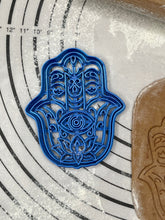 Load image into Gallery viewer, Hamsa Cookie Cutter &amp; Mold
