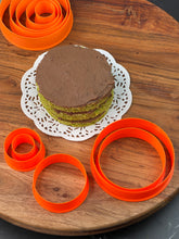 Load image into Gallery viewer, Copy of Set of 5 “Circle” Cake, Biscuit &amp; Cookie Cuttes
