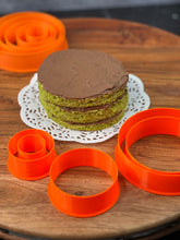 Load image into Gallery viewer, Copy of Set of 5 “Circle” Cake, Biscuit &amp; Cookie Cuttes
